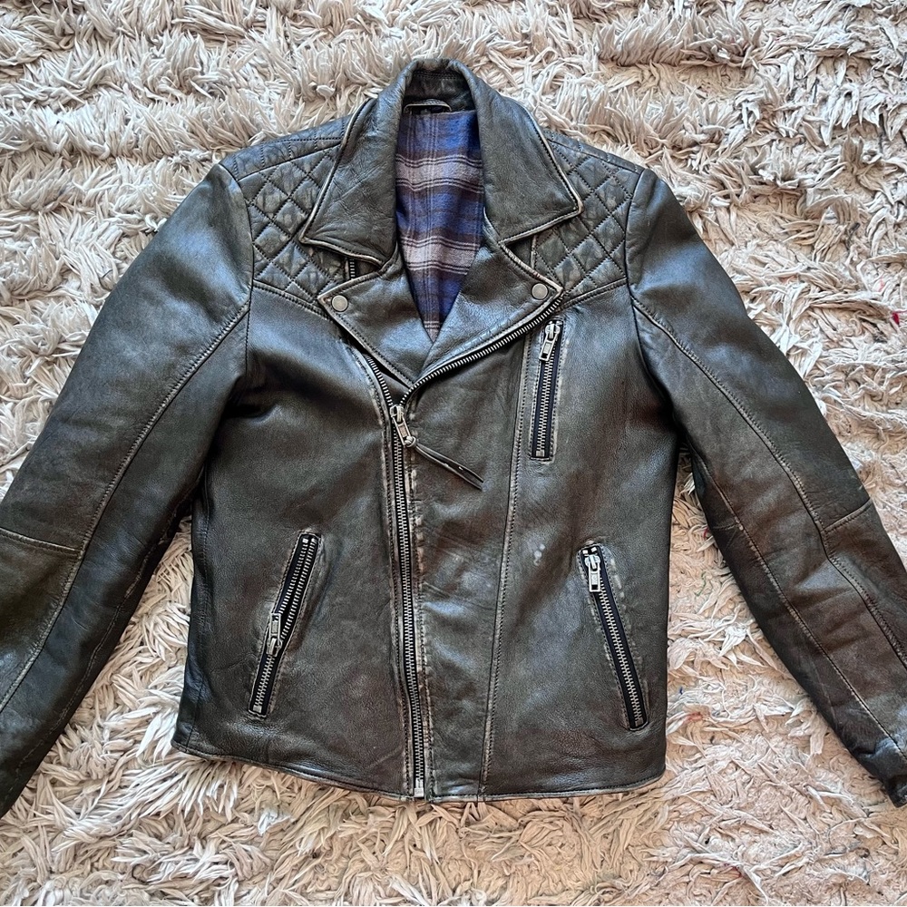 HIDES MOTO leather jacket in GREY. Bought last year but too small. Never worn.